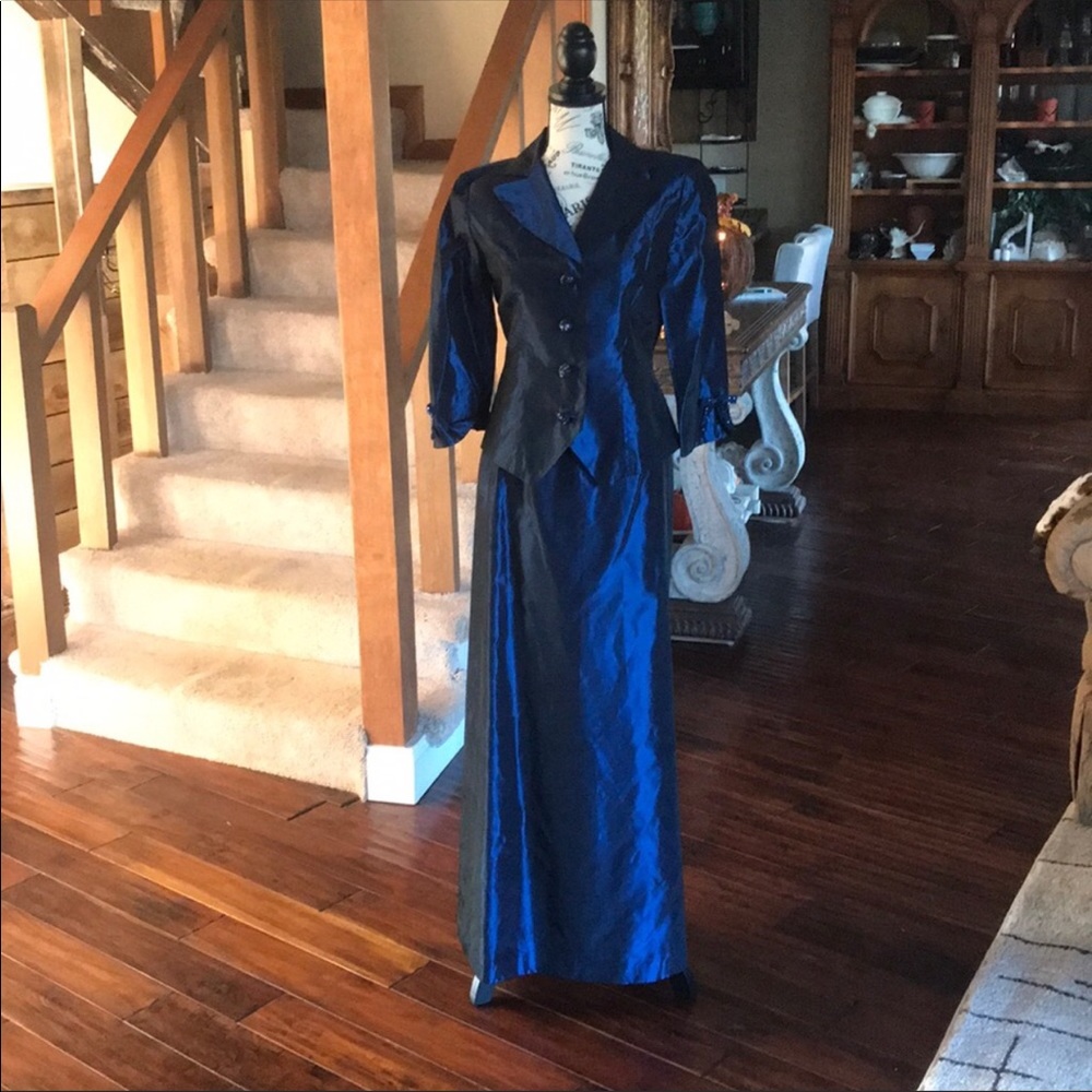 Evening suit.  Royal Blue. SIZE: 10